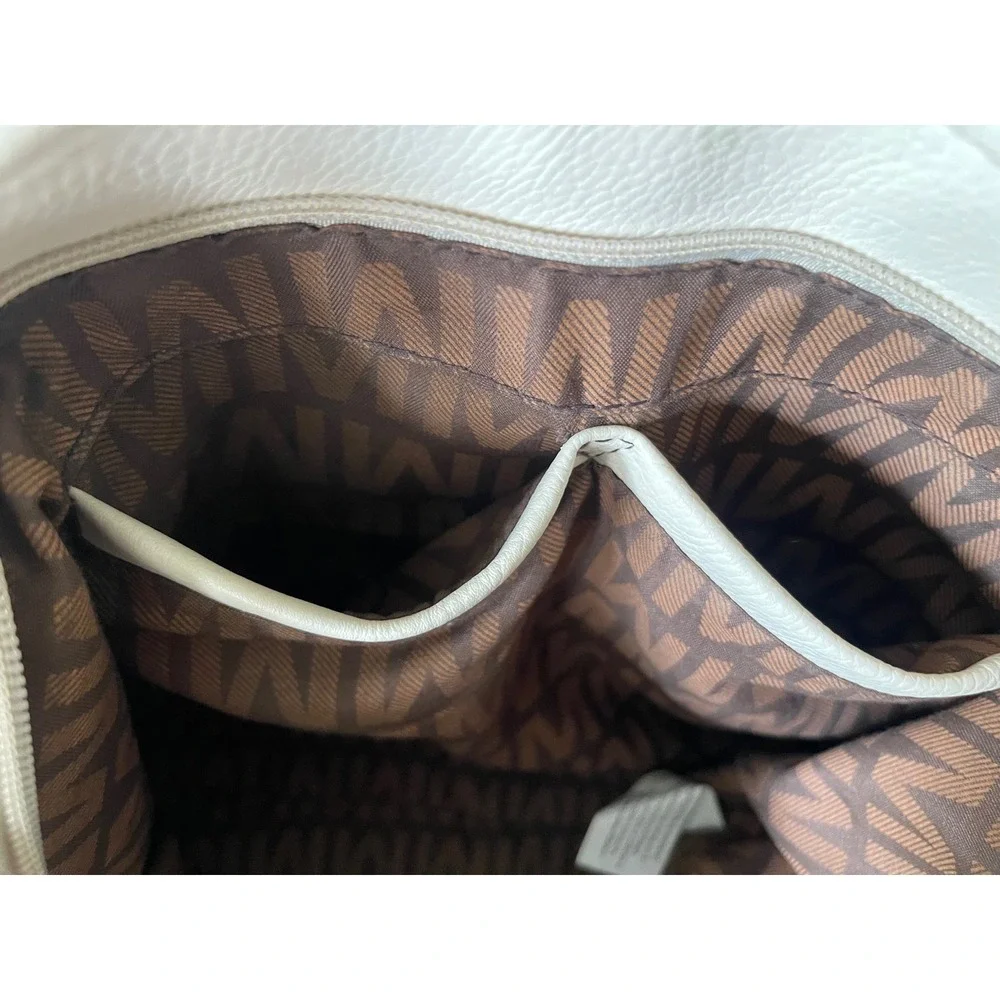 Mia K Milan tote bag Off White Monogram emblem gold Tone chic minimalist soft
